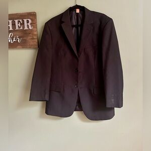 Men’s Lucci suit